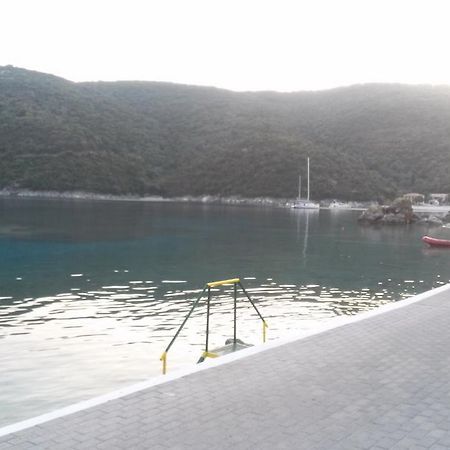דירות מיקרוס גיאלוס Porto Poros מראה חיצוני תמונה