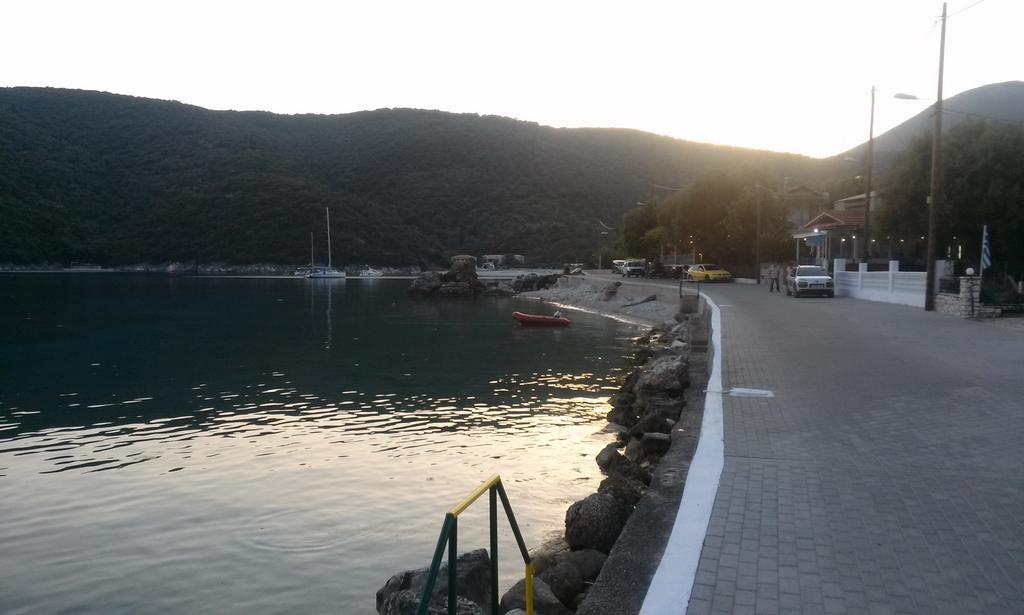 דירות מיקרוס גיאלוס Porto Poros מראה חיצוני תמונה