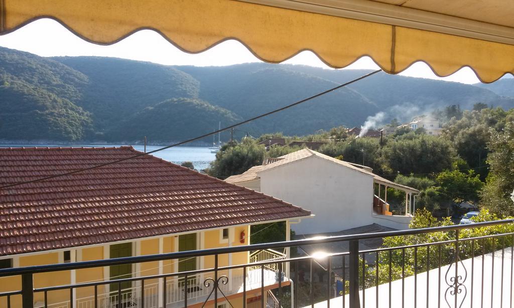 דירות מיקרוס גיאלוס Porto Poros מראה חיצוני תמונה
