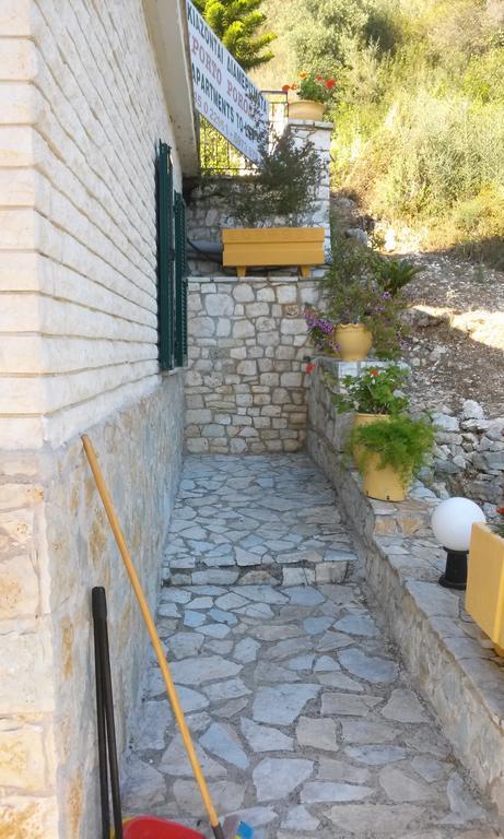 דירות מיקרוס גיאלוס Porto Poros מראה חיצוני תמונה