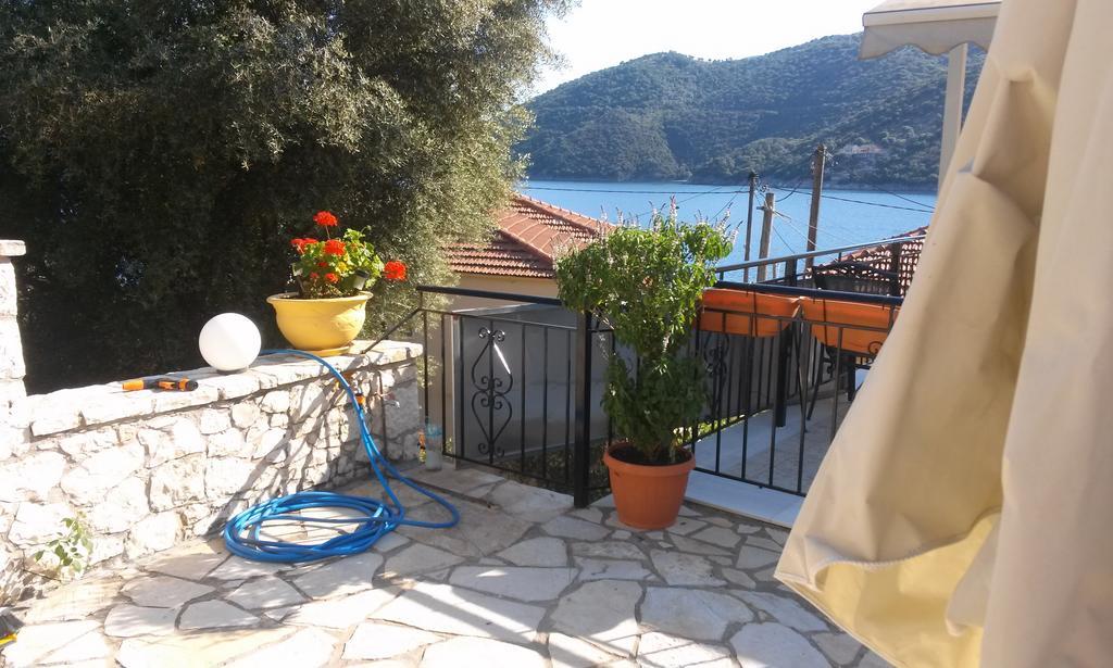 דירות מיקרוס גיאלוס Porto Poros מראה חיצוני תמונה
