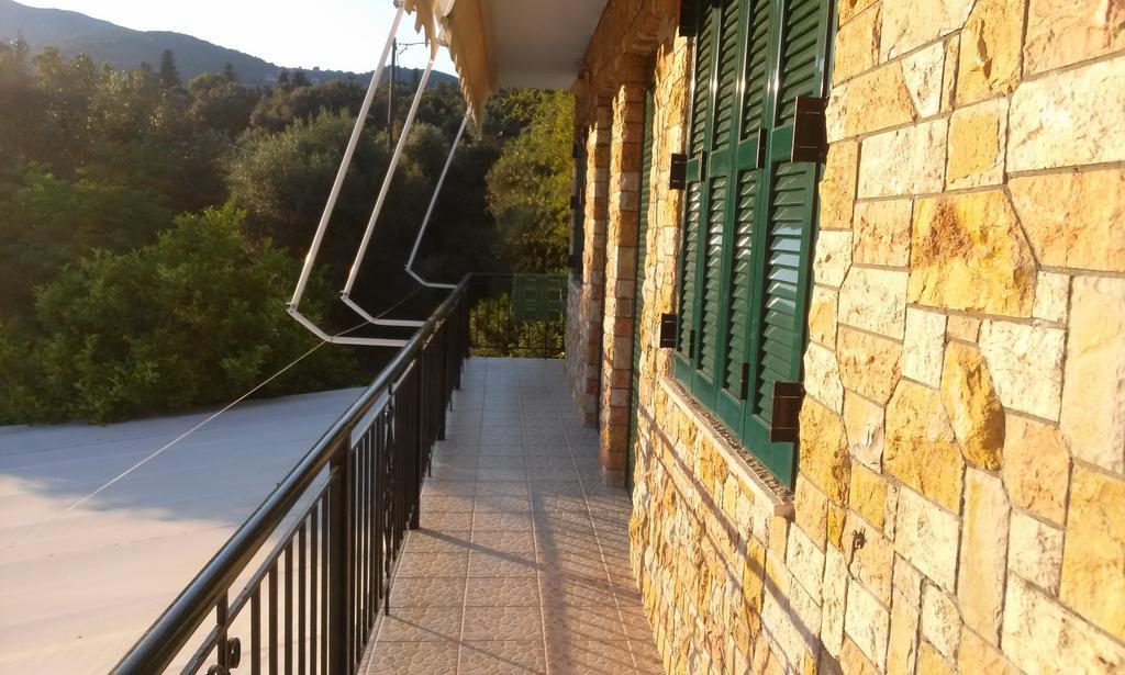 דירות מיקרוס גיאלוס Porto Poros מראה חיצוני תמונה