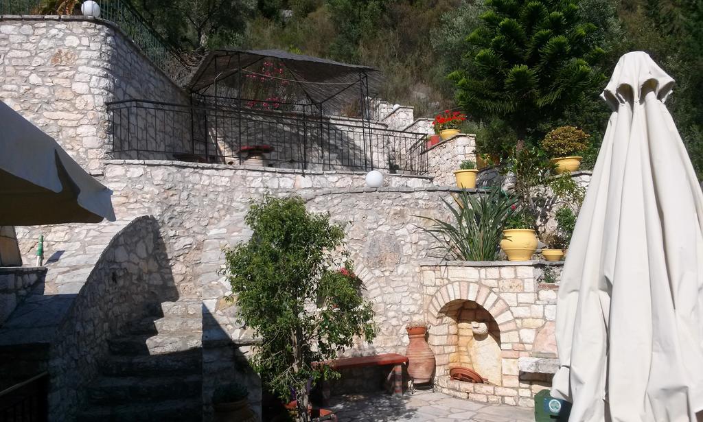 דירות מיקרוס גיאלוס Porto Poros מראה חיצוני תמונה