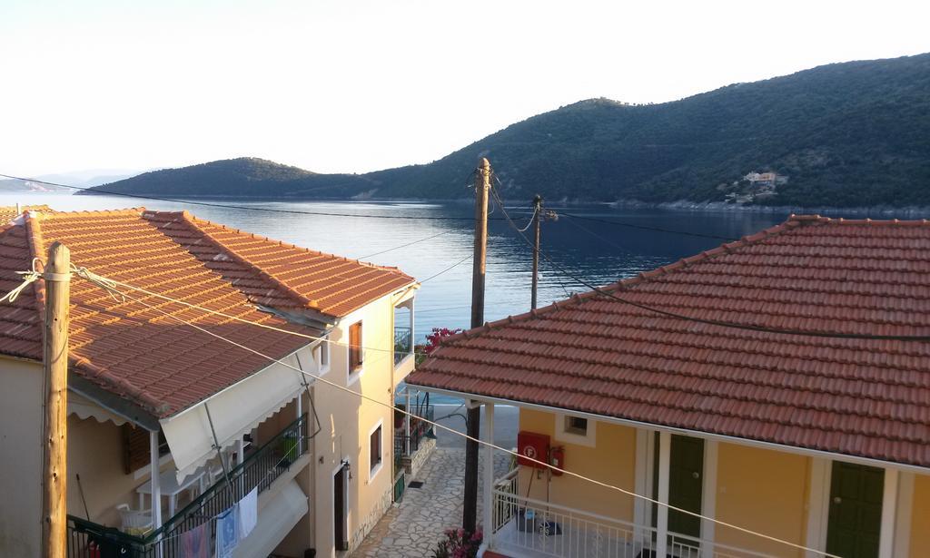 דירות מיקרוס גיאלוס Porto Poros מראה חיצוני תמונה