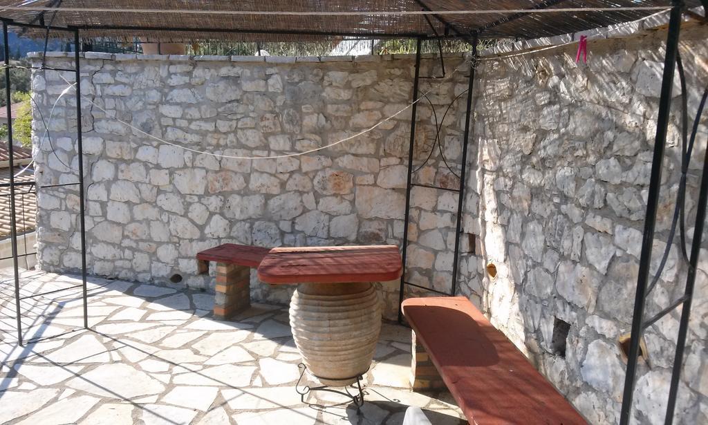 דירות מיקרוס גיאלוס Porto Poros מראה חיצוני תמונה