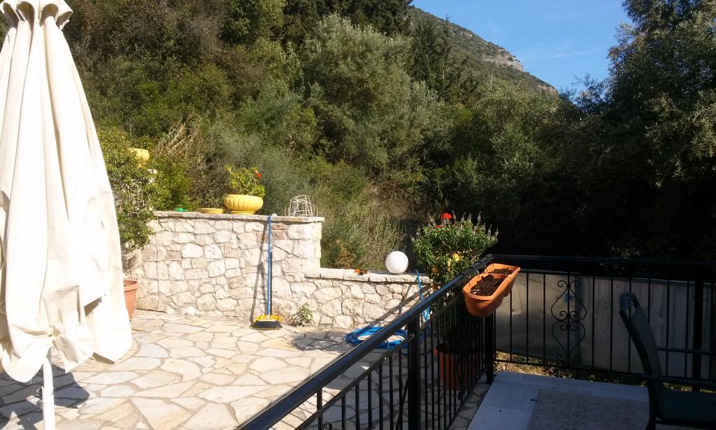 דירות מיקרוס גיאלוס Porto Poros מראה חיצוני תמונה