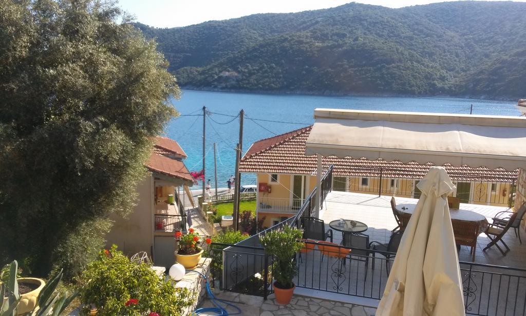 דירות מיקרוס גיאלוס Porto Poros מראה חיצוני תמונה