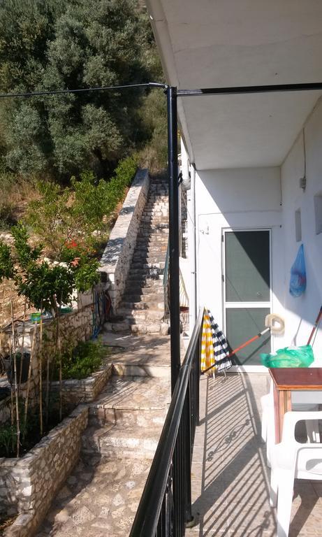 דירות מיקרוס גיאלוס Porto Poros מראה חיצוני תמונה