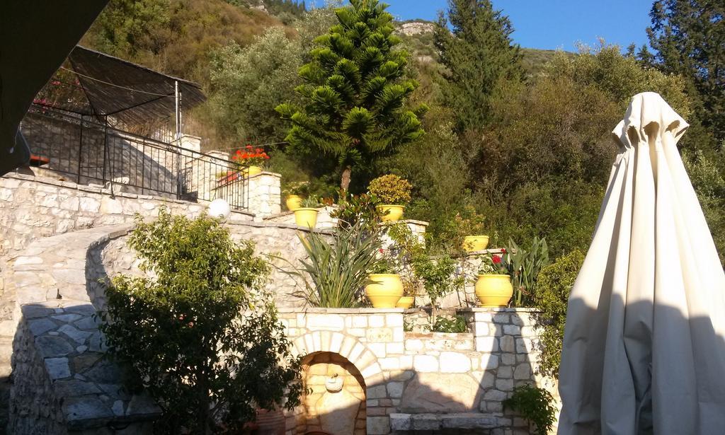 דירות מיקרוס גיאלוס Porto Poros מראה חיצוני תמונה