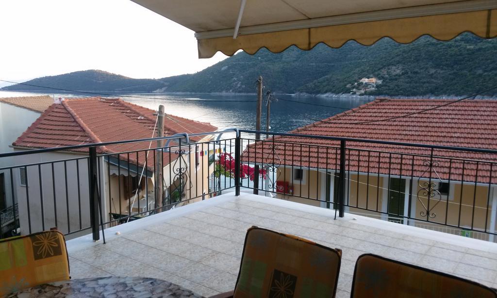 דירות מיקרוס גיאלוס Porto Poros מראה חיצוני תמונה