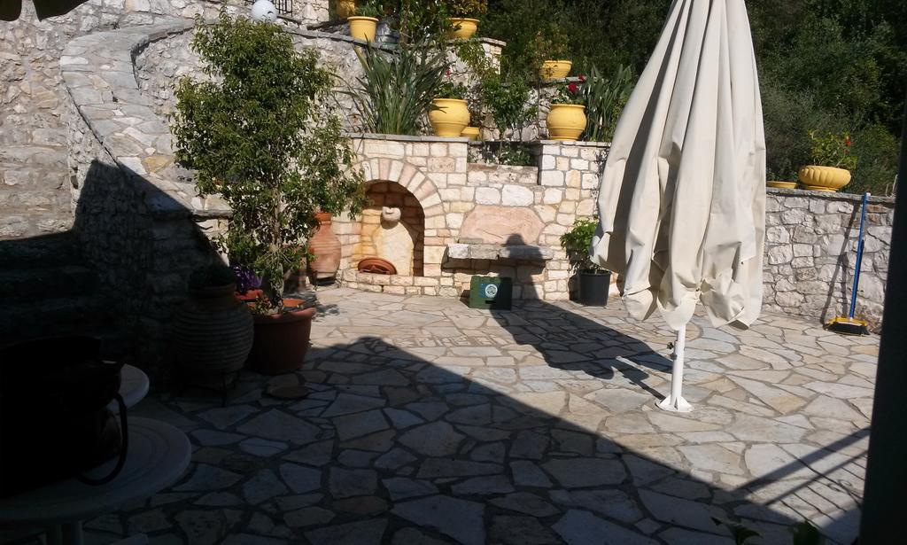 דירות מיקרוס גיאלוס Porto Poros מראה חיצוני תמונה