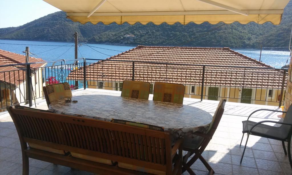 דירות מיקרוס גיאלוס Porto Poros מראה חיצוני תמונה