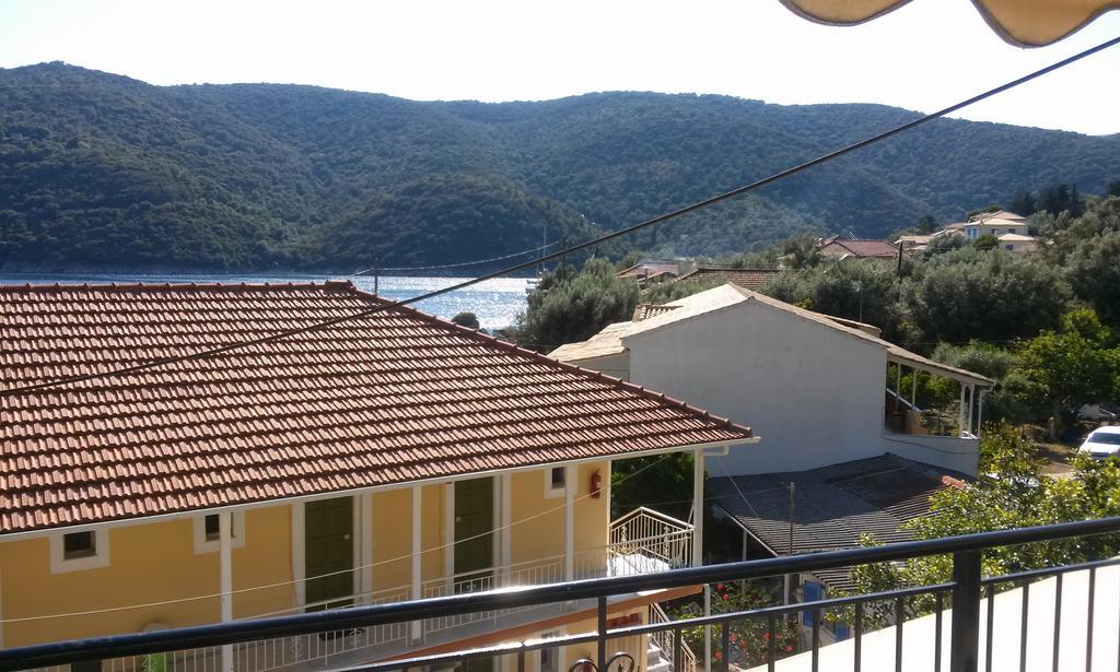 דירות מיקרוס גיאלוס Porto Poros מראה חיצוני תמונה